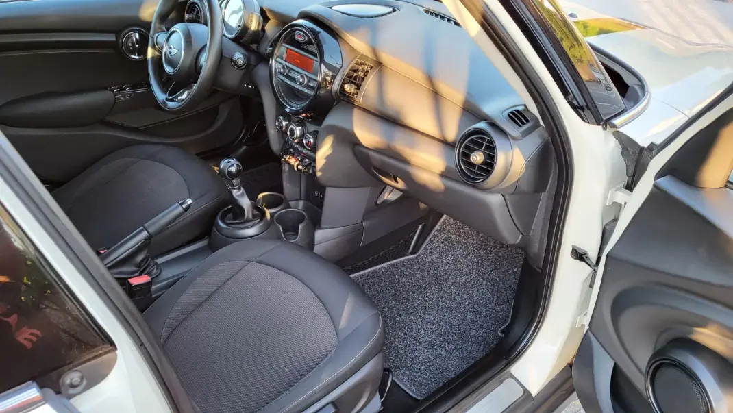 MINI 5 Portas 2015 - 9500 EUR, 259122 km - 259122km - foto 26 de 30