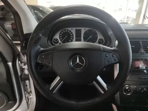 Mercedes-Benz B 200 2005 - 6950 EUR, 226000 km - AUTO.MOTO.pt - 226000km - foto 18 de 22