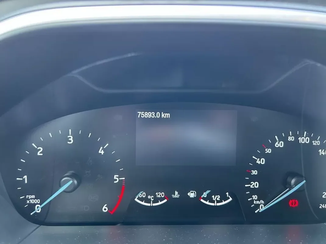 Ford Focus SW 2019 - 17990 EUR, 75880 km - AUTO.MOTO.pt - 75880km - foto 11 de 15