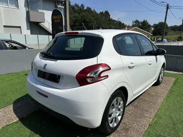 Peugeot 2015 - 6900 EUR, 230000 km - AUTO.MOTO.pt - 230000km - foto 9 de 40