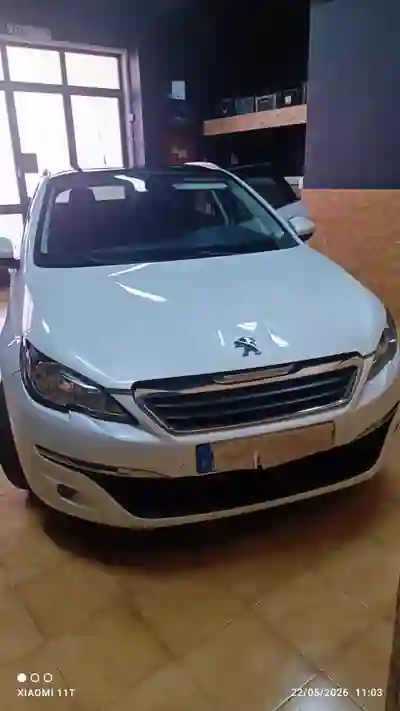 Peugeot 308 SW 2015 - 180000km