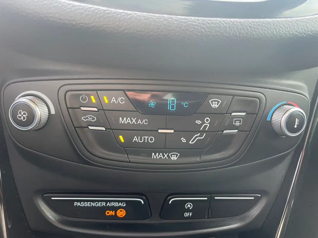 Ford B-Max 2017 - 10990 EUR, 137000 km - AUTO.MOTO.pt - 137000km - foto 11 de 12
