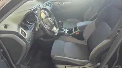 Nissan Qashqai 2018 - 15990 EUR, 92000 km - AUTO.MOTO.pt - 92000km - foto 5 de 6