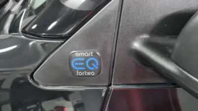 Smart Fortwo Cabrio 2021 - 13990 EUR, 59000 km - AUTO.MOTO.pt - 59000km - foto 23 de 37