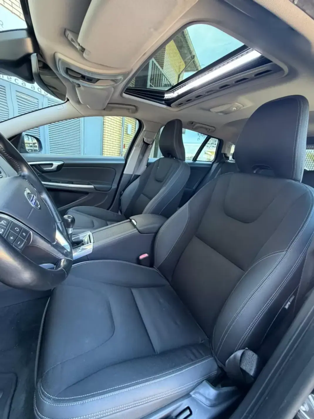 Volvo V60 2014 - 8900 EUR, 219293 km - 219293km - foto 13 de 13