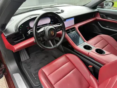 Porsche Taycan 2020 - 49900 EUR, 100000 km - AUTO.MOTO.pt - 100000km - foto 27 de 61