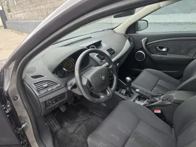 Renault Mégane 2008 - 2750 EUR, 332900 km - foto 6 de 17