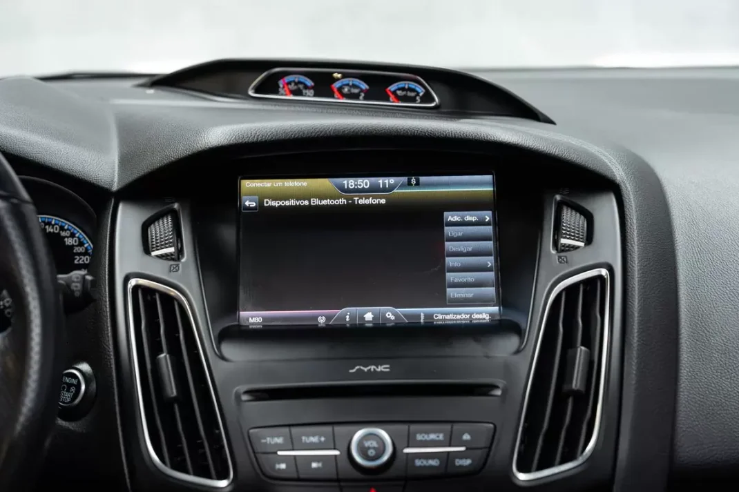 Ford Focus 2016 - 42950 EUR, 61000 km - AUTO.MOTO.pt - 61000km - foto 35 de 49