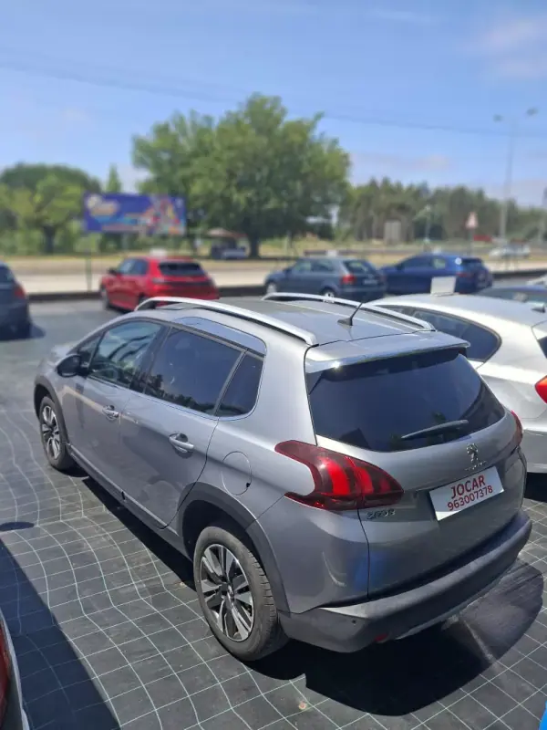 Peugeot 2008 2019 - 14950 EUR, 130100 km - AUTO.MOTO.pt - 130100km - foto 7 de 15