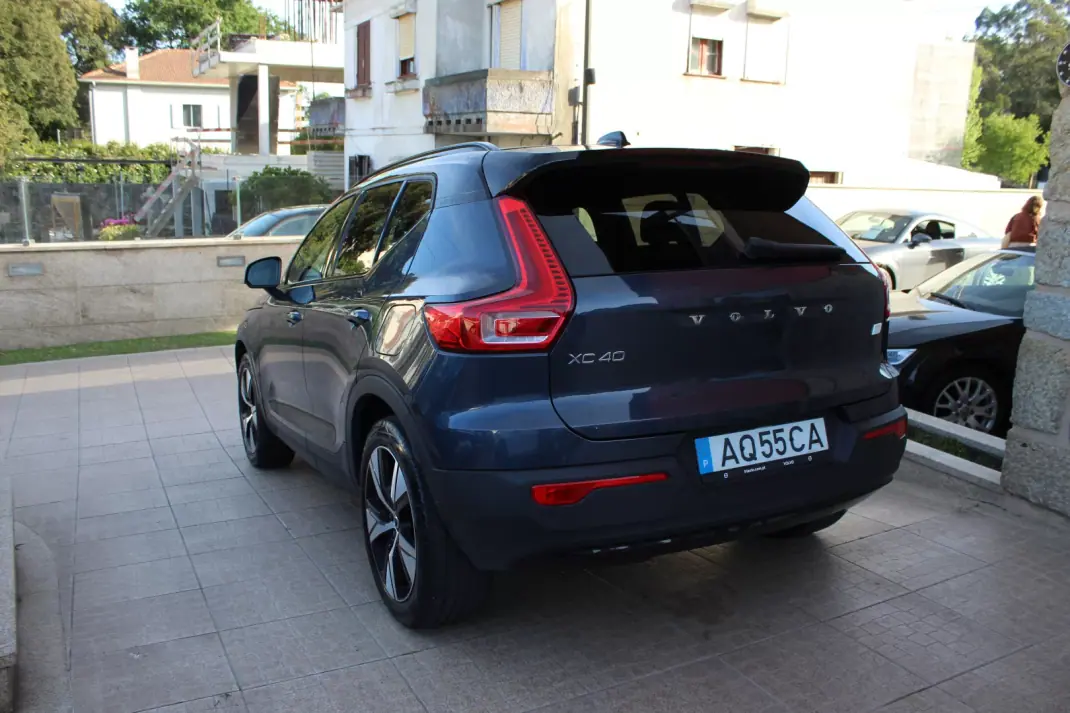 Volvo XC 40 2022 - 26000 EUR, 124000 km - AUTO.MOTO.pt - 124000km - foto 7 de 28