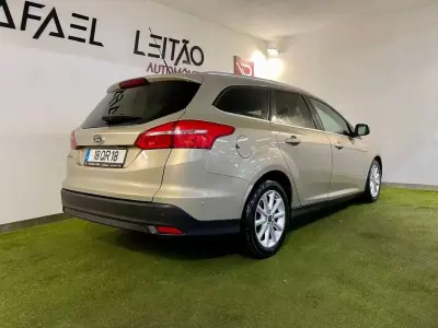 Ford Focus SW 2015 - 10750 EUR, 153000 km - AUTO.MOTO.pt - 153000km - foto 7 de 35