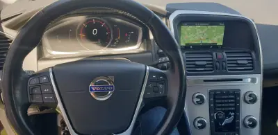Volvo XC 60 2016 - 21750 EUR, 179000 km - AUTO.MOTO.pt - 179000km - foto 8 de 12