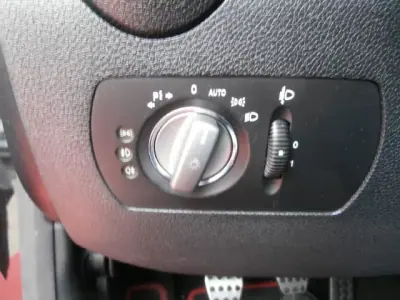 Mercedes-Benz SLK 200 2010 - 16000 EUR, 176098 km - AUTO.MOTO.pt - 176098km - foto 23 de 32
