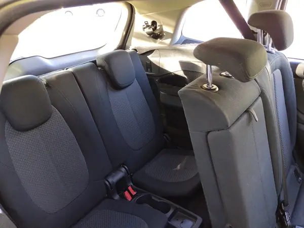 BMW 216 Gran Tourer 2019 - 7250 EUR, 302000 km - AUTO.MOTO.pt - 302000km - foto 13 de 20