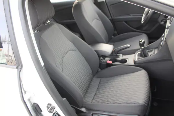 SEAT Leon 2013 - 9700 EUR, 184867 km - AUTO.MOTO.pt - 184867km - foto 13 de 16