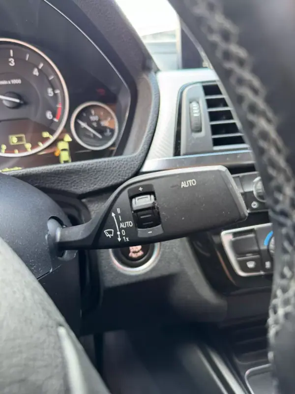 BMW 418 Gran Coupé 2018 - 18900 EUR, 218060 km - AUTO.MOTO.pt - 218060km - foto 6 de 25
