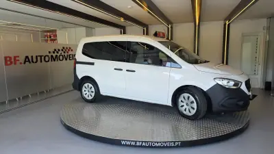 Mercedes-Benz Citan 2025 - 24950 EUR, 10603 km - AUTO.MOTO.pt - 10603km - foto 9 de 50