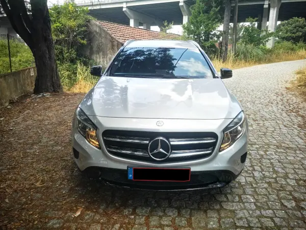 Mercedes-Benz GLA 180 2015 - 15250 EUR, 190000 km - AUTO.MOTO.pt - 190000km - foto 3 de 26
