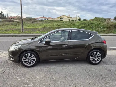 Citroën DS4 2012 - 11400 EUR, 214040 km - AUTO.MOTO.pt - 214040km - foto 6 de 29