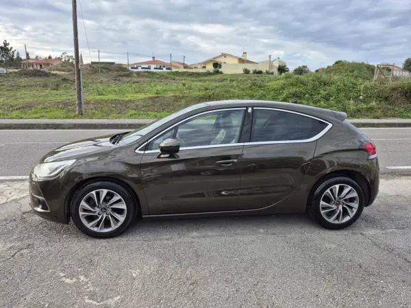 Citroën DS4 2012 - 11400 EUR, 214040 km - AUTO.MOTO.pt - 214040km - foto 6 de 29