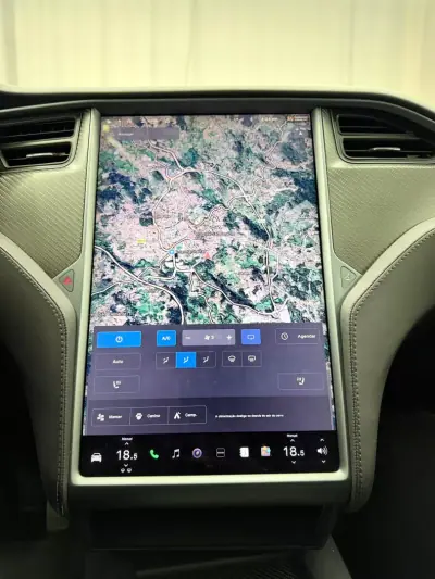 Tesla Model X 2018 - 31999 EUR, 151000 km - AUTO.MOTO.pt - 151000km - foto 15 de 23