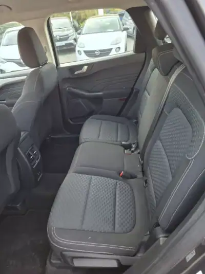 Ford Kuga 2021 - 21000 EUR, 59800 km - AUTO.MOTO.pt - 59800km - foto 13 de 36