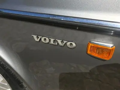 Volvo 244 1987 - 10500 EUR, 317000 km - AUTO.MOTO.pt - 317000km - foto 11 de 41