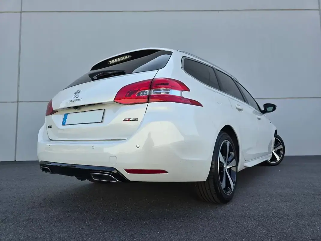 Peugeot 308 SW 2017 - 13750 EUR, 136500 km - 136500km - foto 2 de 36