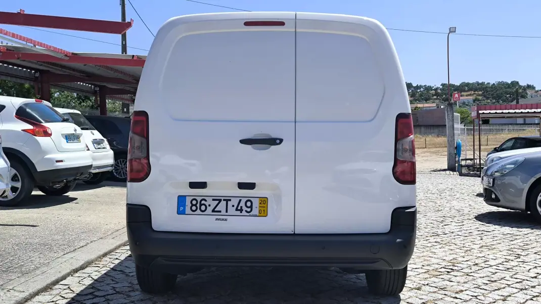 Peugeot Partner L2 1.5 Bluehdi 100CV 2020 - 13950 EUR, 124910 km - AUTO.MOTO.pt - 124910km - foto 5 de 8