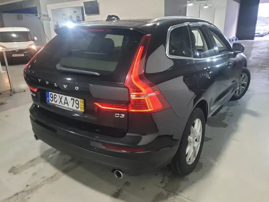 Volvo XC 60 2019 - 23750 EUR, 189121 km - AUTO.MOTO.pt - 189121km - foto 1 de 9