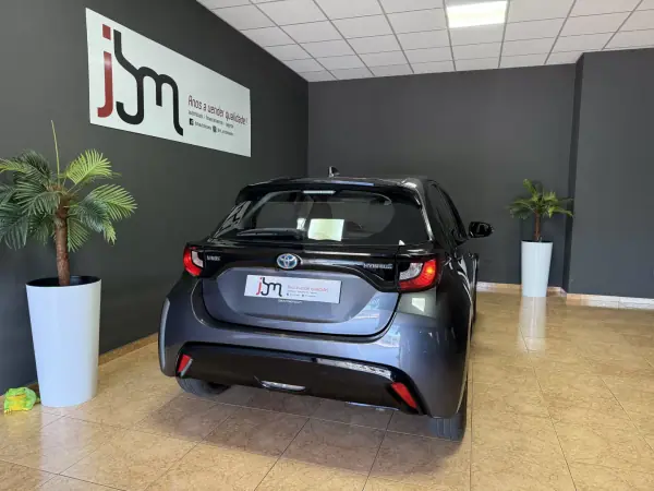 Toyota Yaris 2022 - 15750 EUR, 161470 km - AUTO.MOTO.pt - 161470km - foto 5 de 12