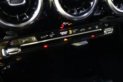 Mercedes-Benz A 250 2020 - 23890 EUR, 109000 km - AUTO.MOTO.pt - 109000km - foto 25 de 29