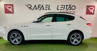 Maserati Levante 2016 - 44500 EUR, 232000 km - AUTO.MOTO.pt - 232000km - foto 11 de 55