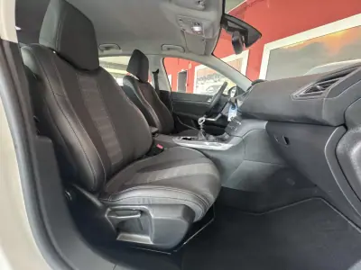 Peugeot 308 2019 - 16500 EUR, 74173 km - AUTO.MOTO.pt - 74173km - foto 12 de 20