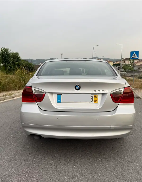 BMW 320 2006 - 7750 EUR, 310000 km - AUTO.MOTO.pt - 310000km - foto 4 de 9