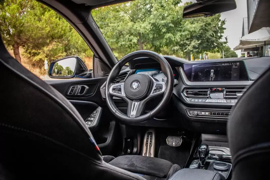 BMW M235i Gran Coupé 2020 - 39000 EUR, 74219 km - AUTO.MOTO.pt - 74219km - foto 43 de 57