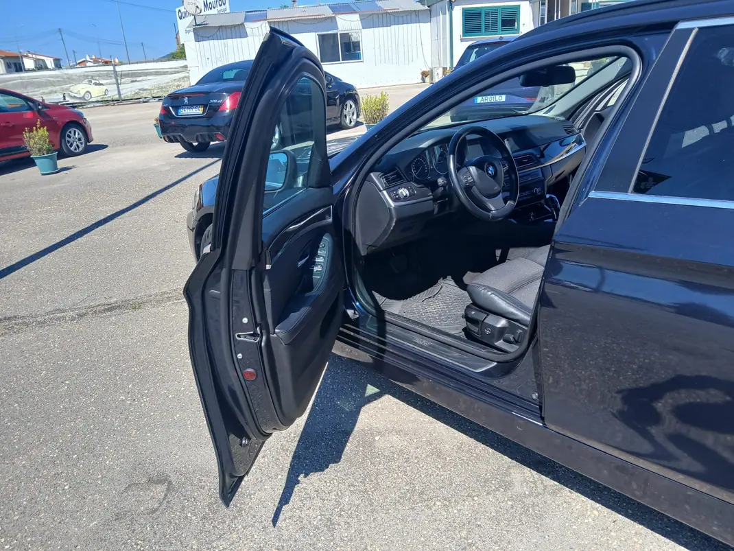 BMW 520 Gran Turismo 2011 - 12800 EUR, 321711 km - AUTO.MOTO.pt - 321711km - foto 3 de 11
