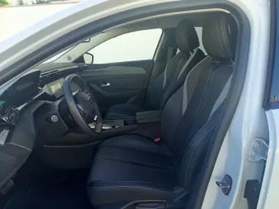 Peugeot 308 2024 - 23990 EUR, 67800 km - 67800km - foto 10 de 21