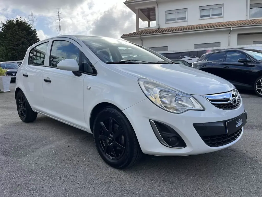 Opel Corsa 2011 - 6450 EUR, 117000 km - AUTO.MOTO.pt - 117000km - foto 3 de 50