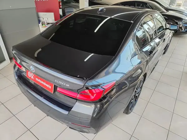 BMW 530e 2022 - 38500 EUR, 34000 km - AUTO.MOTO.pt - 34000km - foto 12 de 46