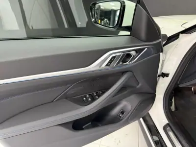 BMW i4 2024 - 43000 EUR, 42572 km - AUTO.MOTO.pt - 42572km - foto 12 de 39