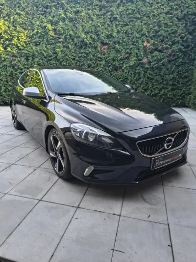 Volvo V40 2015 - 13900 EUR, 181000 km - AUTO.MOTO.pt - 181000km - foto 3 de 28