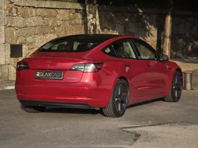 Tesla Model 3 2021 - 27499 EUR, 74631 km - 74631km - foto 6 de 34