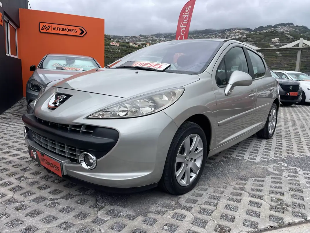 Peugeot 207 2006 - 4950 EUR, 248861 km - AUTO.MOTO.pt - 248861km - foto 3 de 12