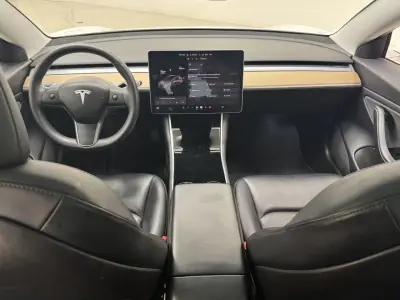 Tesla Model 3 2019 - 24890 EUR, 118800 km - AUTO.MOTO.pt - 118800km - foto 26 de 29