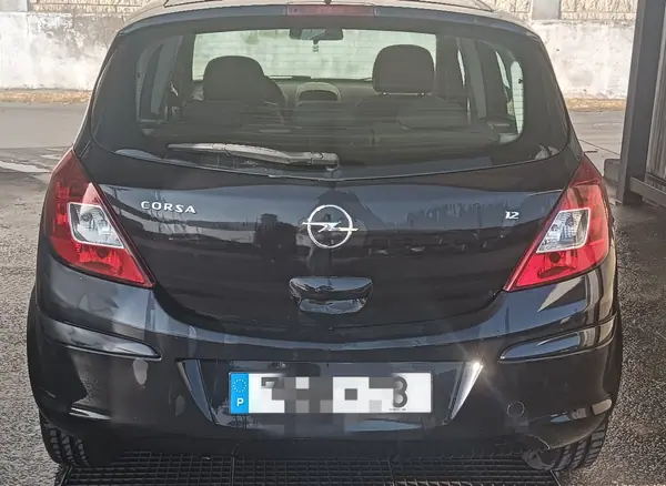 Opel Corsa 2007 - 3000 EUR, 205000 km - AUTO.MOTO.pt - 205000km - foto 2 de 8
