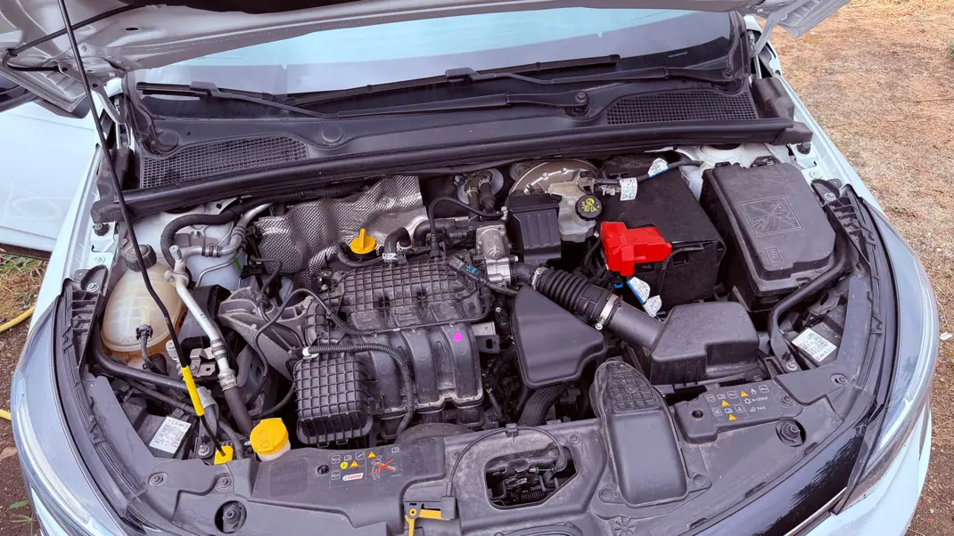 Renault Clio 2020 - 14000 EUR, 39278 km - 39278km - foto 8 de 11