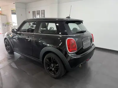 MINI Cooper 2016 - 15000 EUR, 90000 km - AUTO.MOTO.pt - 90000km - foto 4 de 12