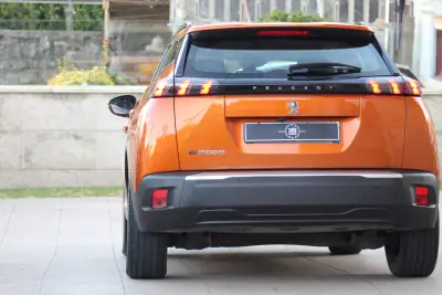 Peugeot e-2008 2020 - 19450 EUR, 54000 km - AUTO.MOTO.pt - 54000km - foto 37 de 41