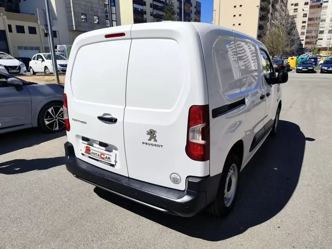Peugeot Partner 1.6 HDI , 3 Lug. , Iva Dedutivel 2019 - 12480 EUR, 131000 km - AUTO.MOTO.pt - 131000km - foto 12 de 29